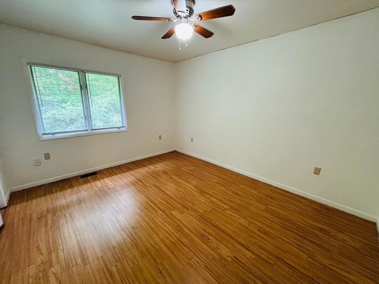 323 Shenandoah Cir - Photo 7 of 18