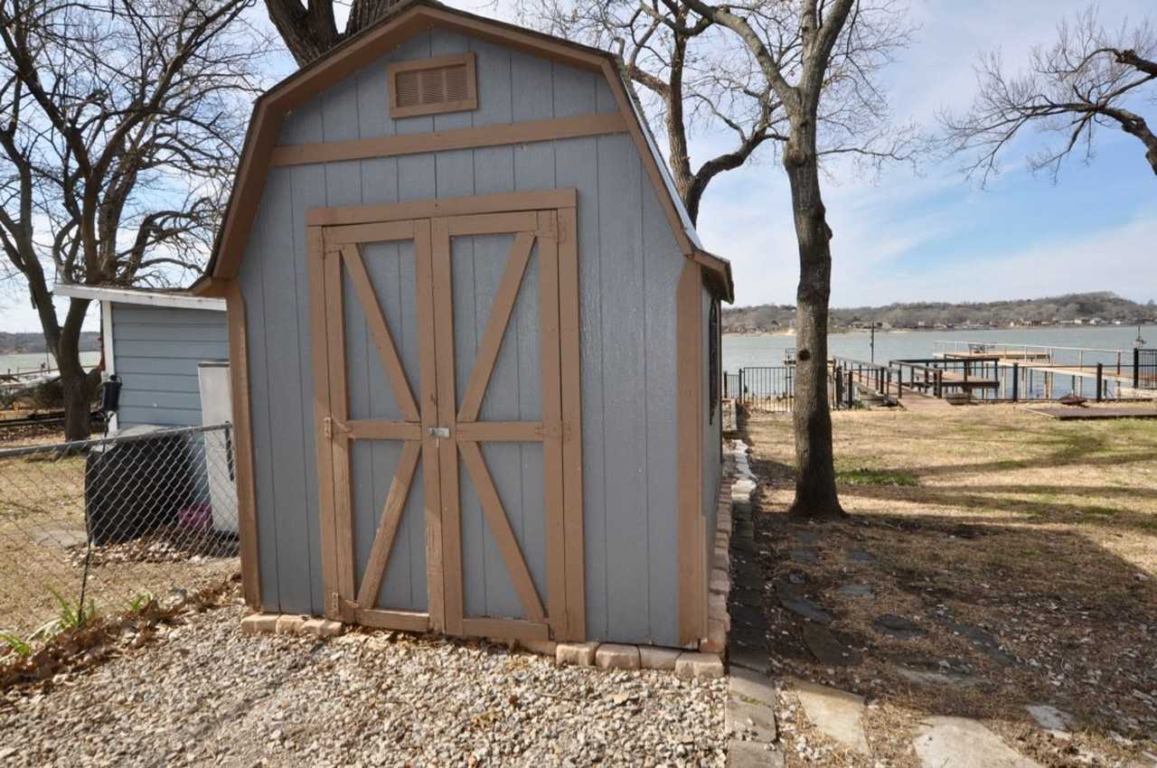 1937 E Lake Dr - Photo 5 of 34