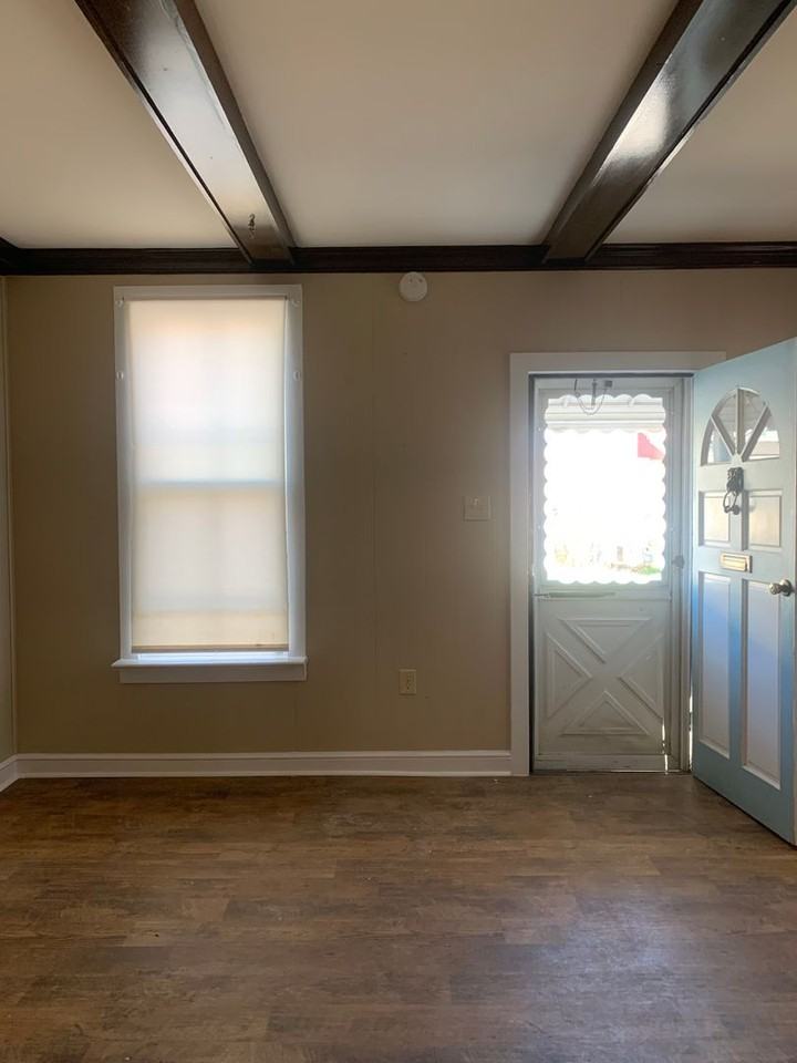 821 Lanvale St - Photo 4 of 24