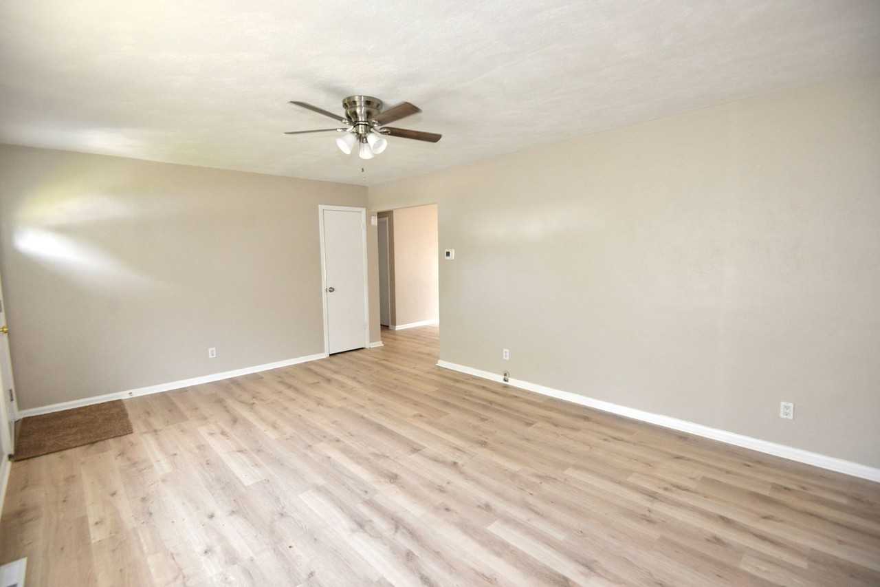 278 Appian Ave - Photo 3 of 26