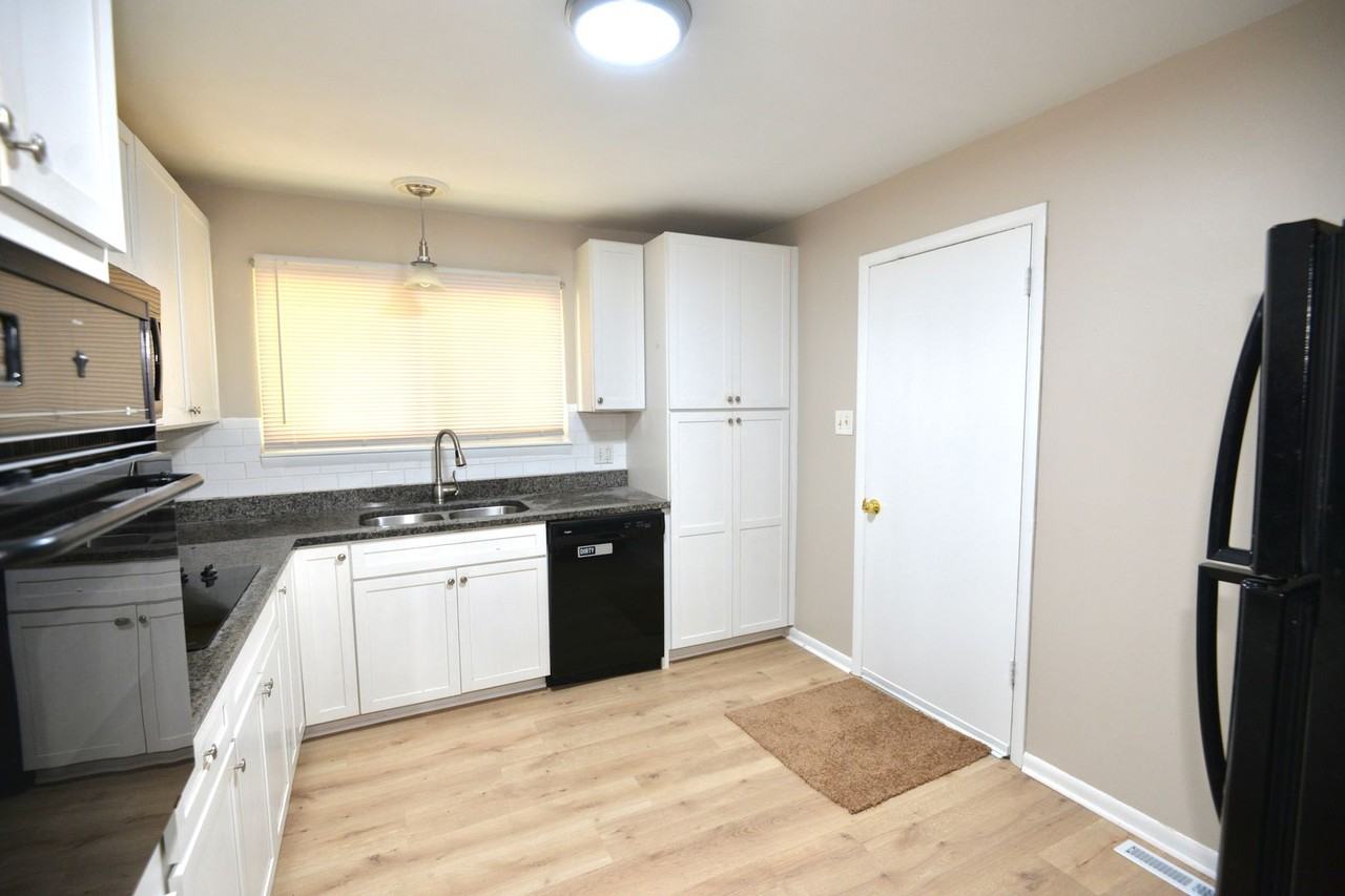 278 Appian Ave - Photo 6 of 26