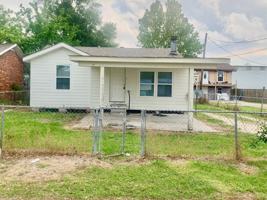 featured image of 3605 Center St