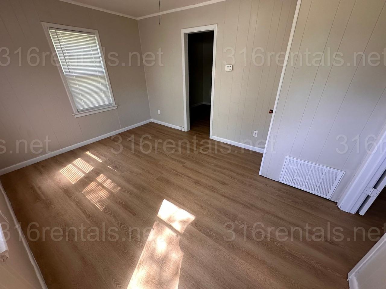 1740 S Dodge Ave - Photo 2 of 10