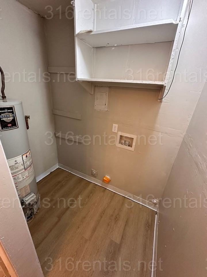 1740 S Dodge Ave - Photo 6 of 10