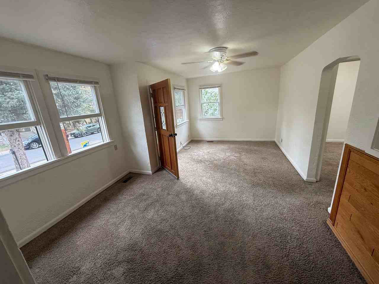 534 Dewey Ave - Photo 2 of 14