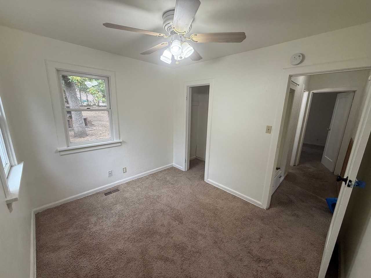 534 Dewey Ave - Photo 3 of 14