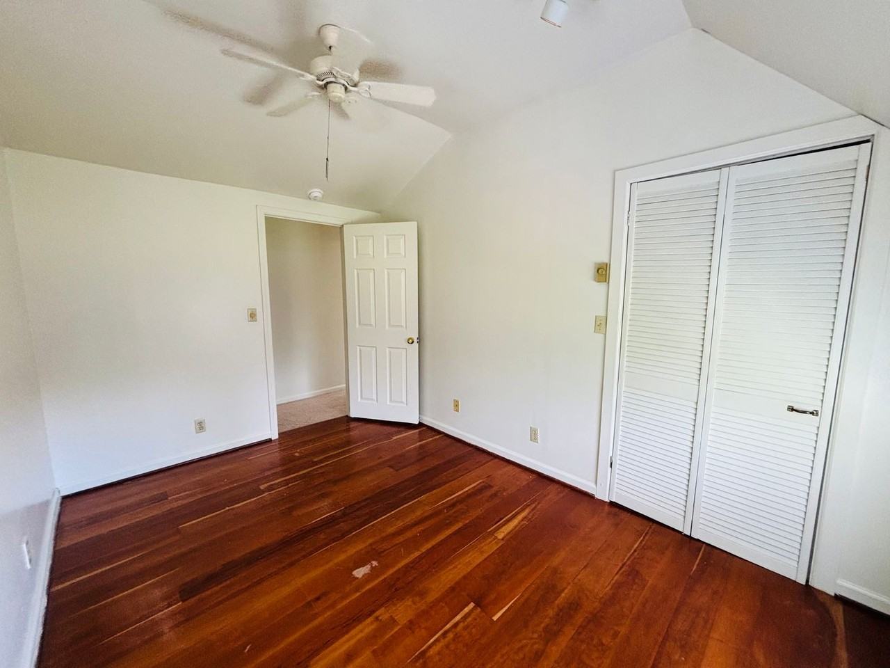 2700 Meadowbrook Dr - Photo 3 of 21