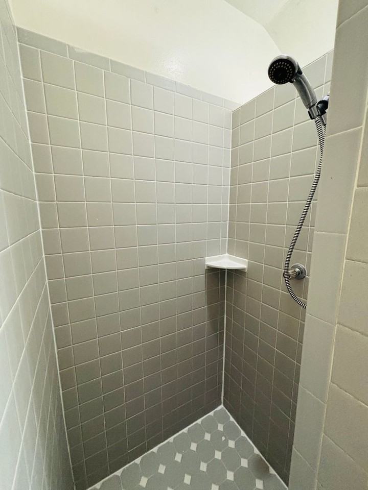 2700 Meadowbrook Dr - Photo 5 of 21