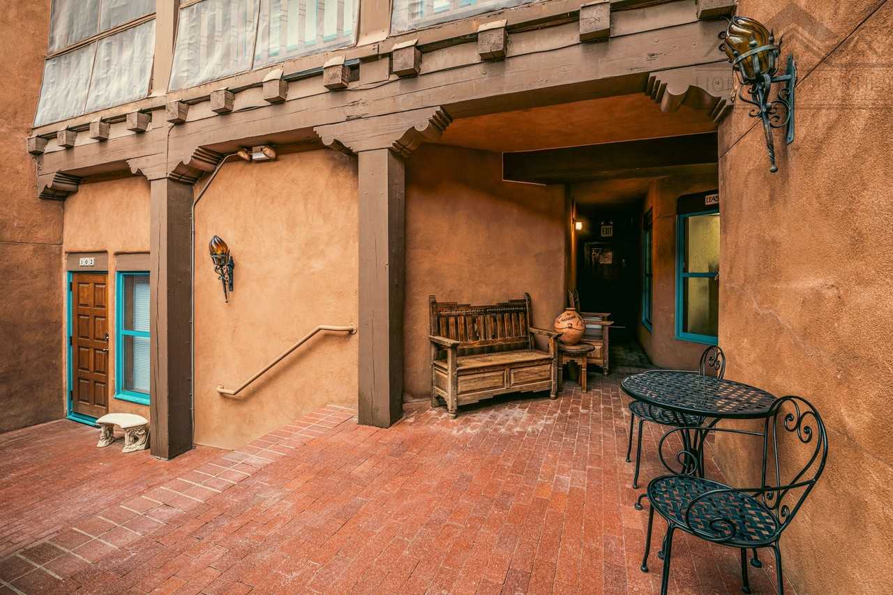 211 W Water St - Photo 6 of 31