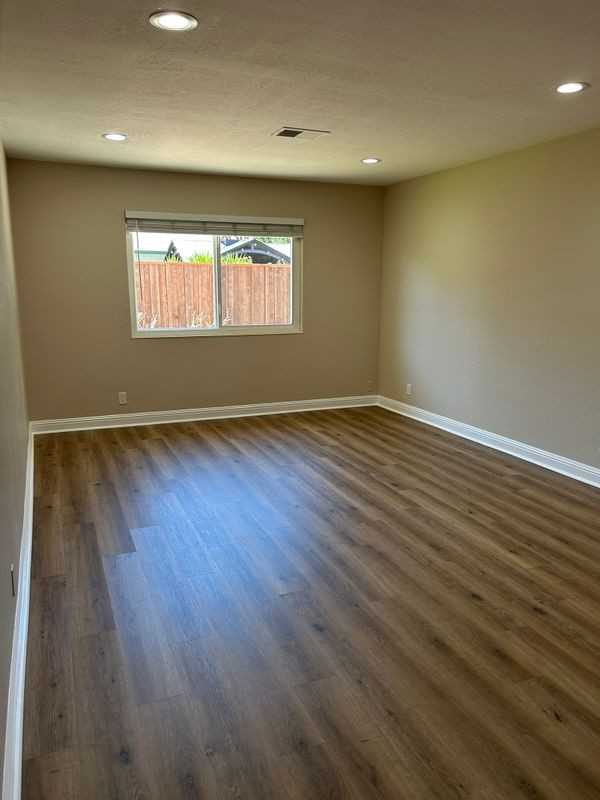 5799 Saint Paul Dr - Photo 5 of 18