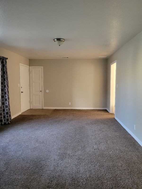 1305 E Harvard Ave - Photo 3 of 13