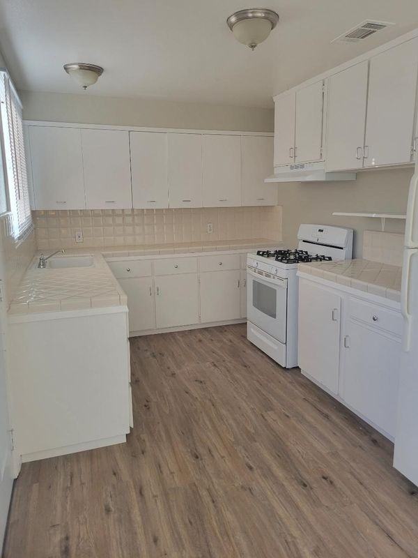 1305 E Harvard Ave - Photo 6 of 13