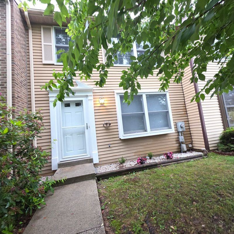 1758 Springfield Ln - Photo 3 of 16
