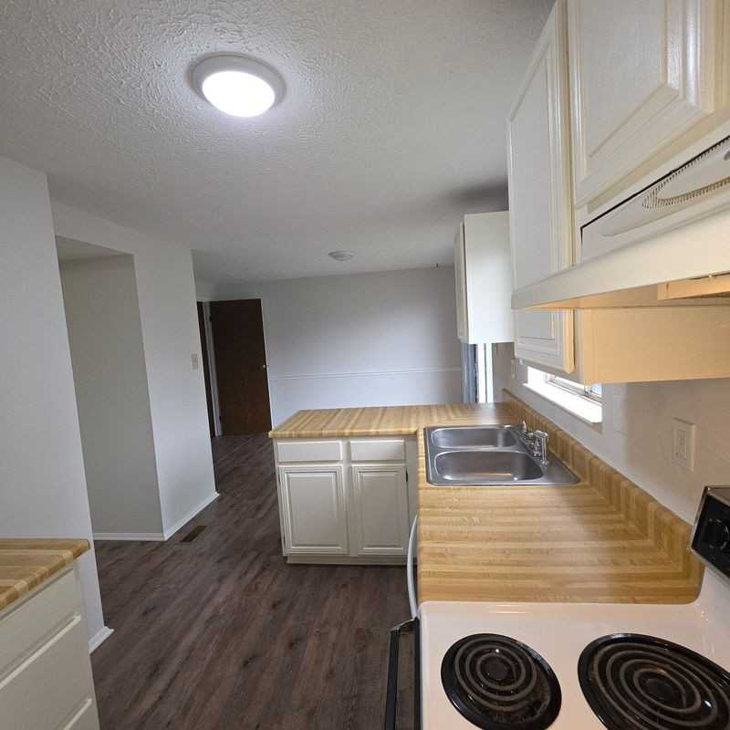 1758 Springfield Ln - Photo 4 of 16