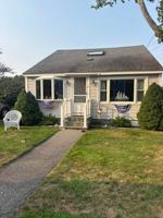 featured image of 5 Breakers Rd
