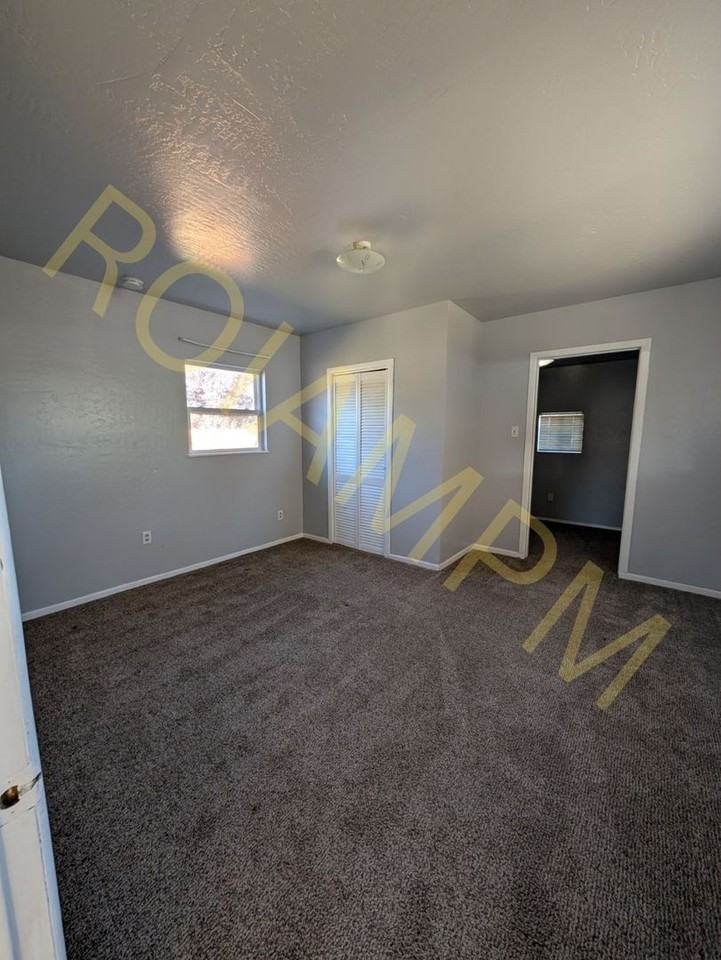 523 5th St - Photo 2 of 7