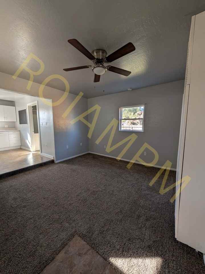 523 5th St - Photo 3 of 7