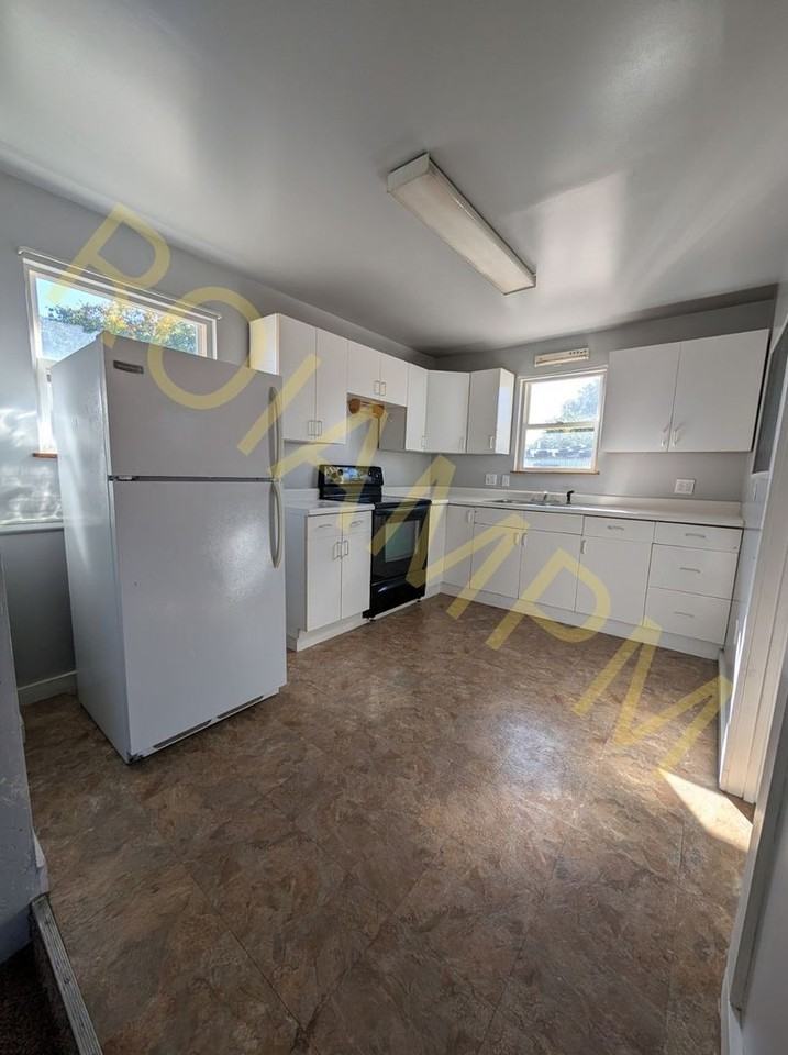 523 5th St - Photo 4 of 7