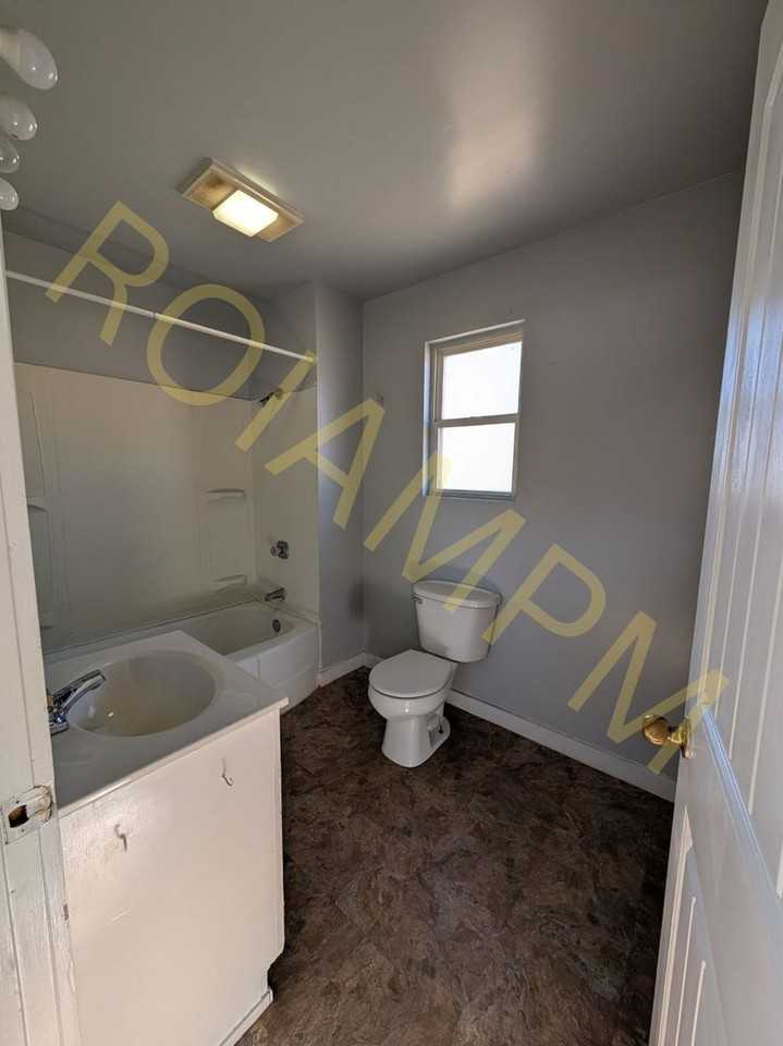 523 5th St - Photo 5 of 7