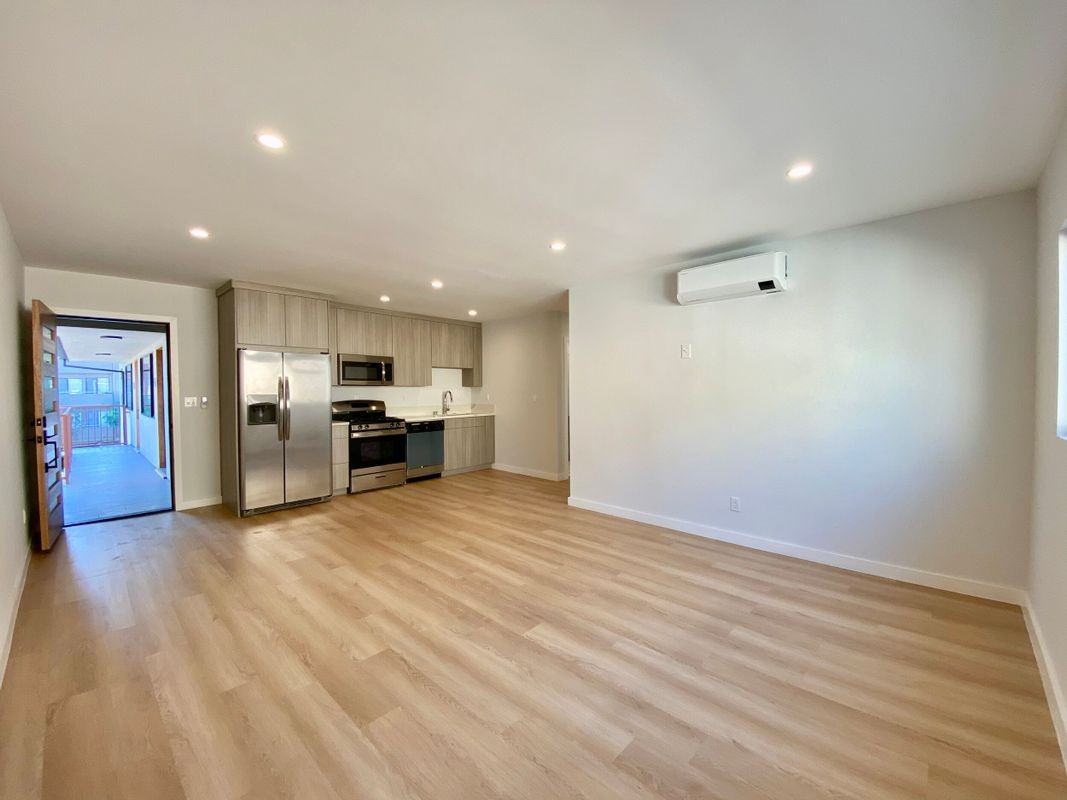 3207 W 3rd St - Photo 7 of 30