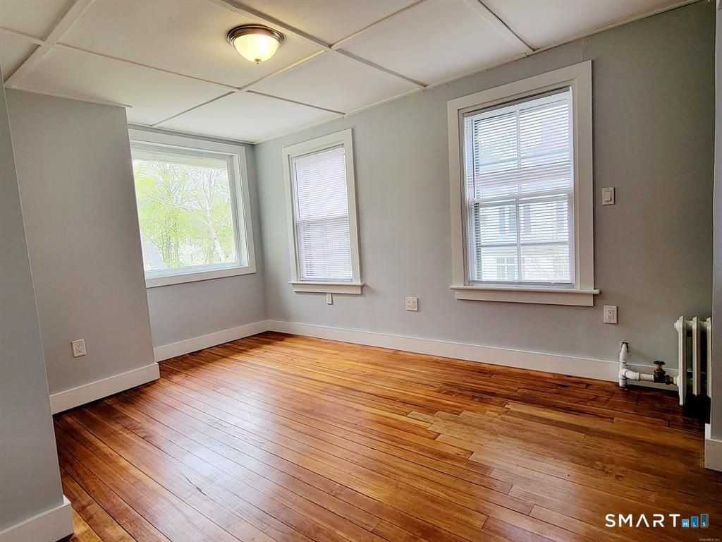 475 Prospect St - Photo 3 of 11