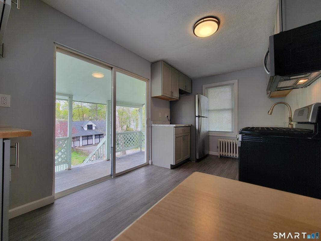 475 Prospect St - Photo 7 of 11