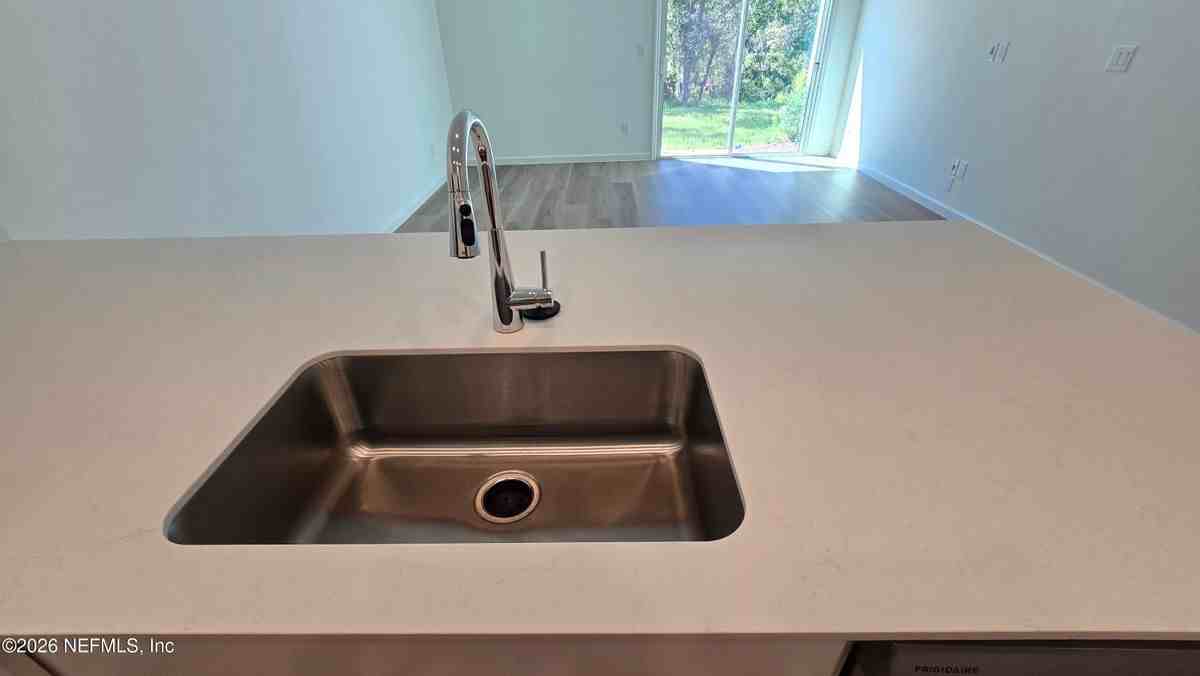 653 Holly Lakes Dr - Photo 4 of 19
