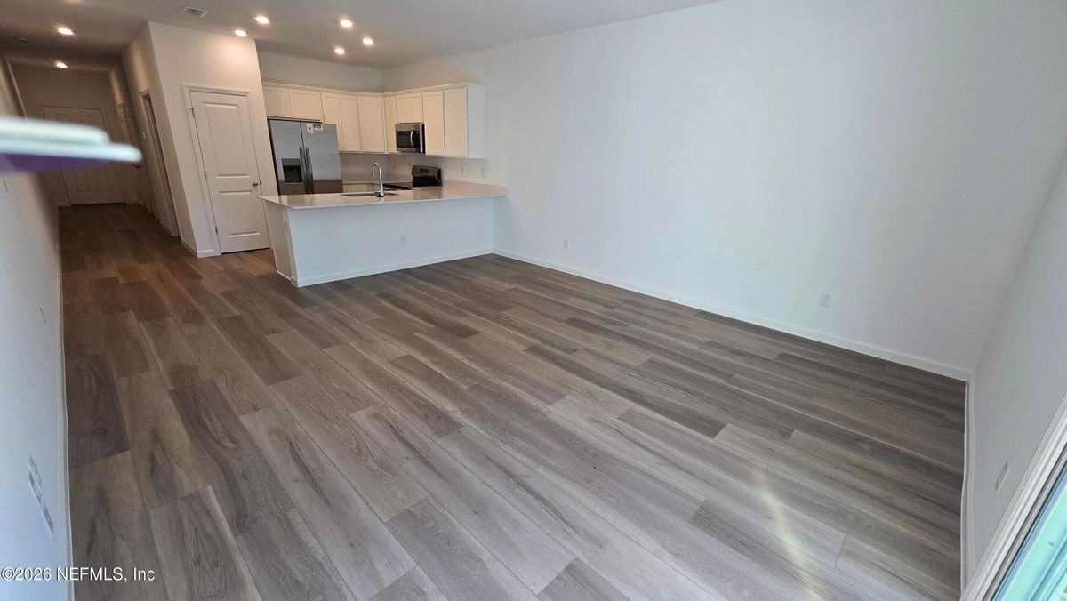 653 Holly Lakes Dr - Photo 7 of 19