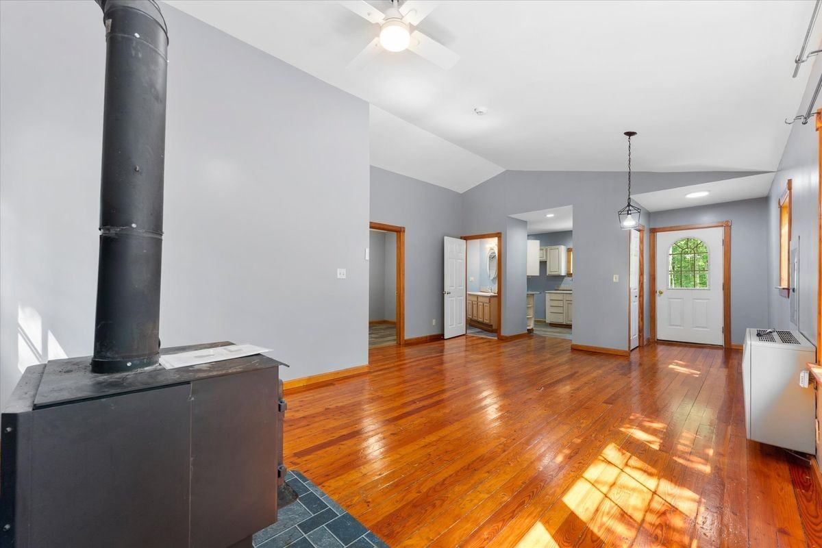 37 34th St - Photo 7 of 45