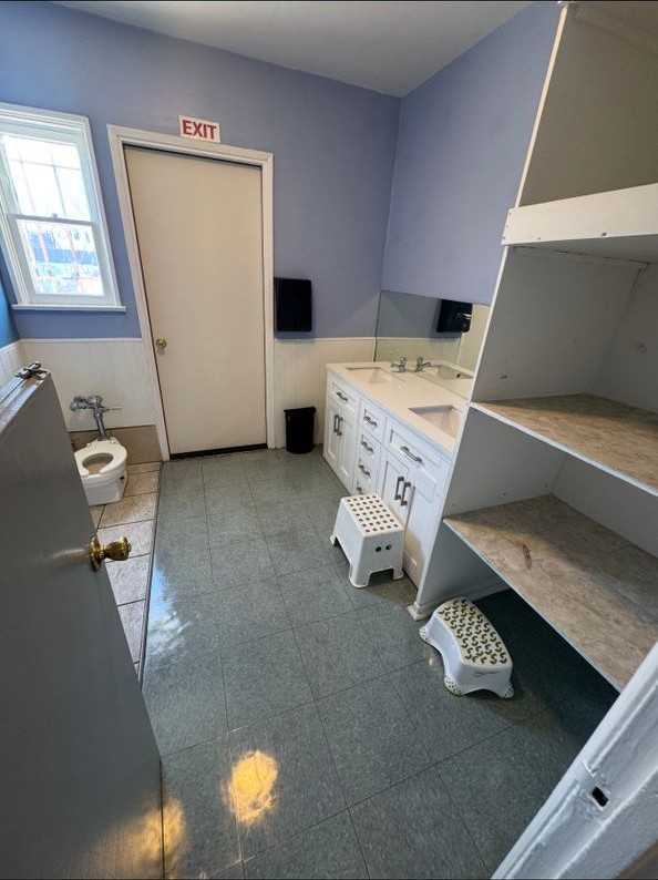 2052 Browning Blvd - Photo 5 of 11