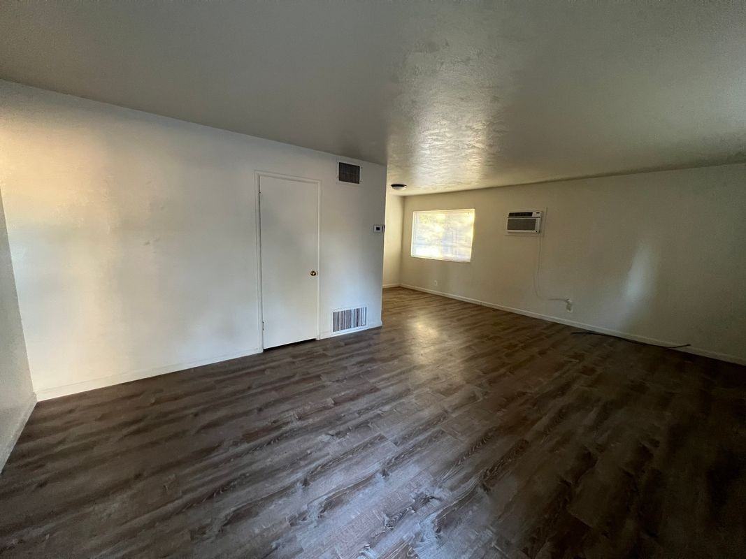 1517 Tully Rd - Photo 4 of 14