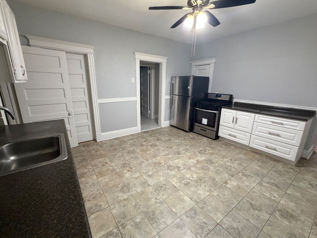 79 James St ##2 - Photo 4 of 12