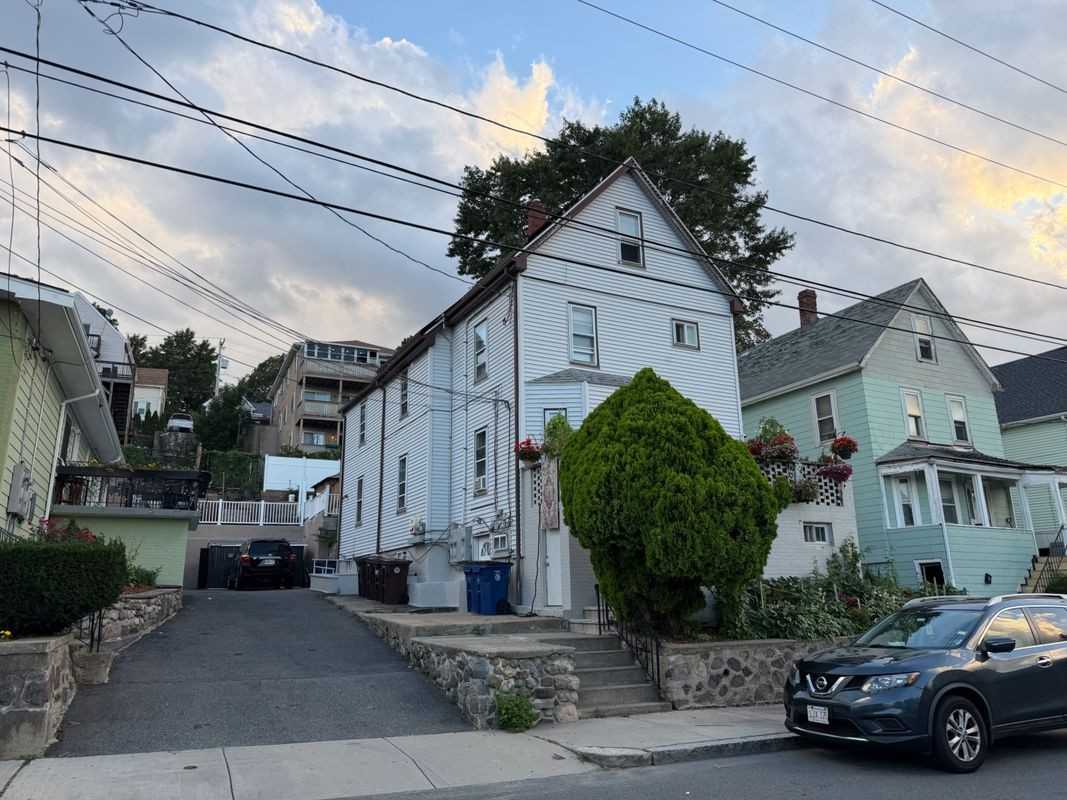 87 Endicott Ave - Photo 2 of 3