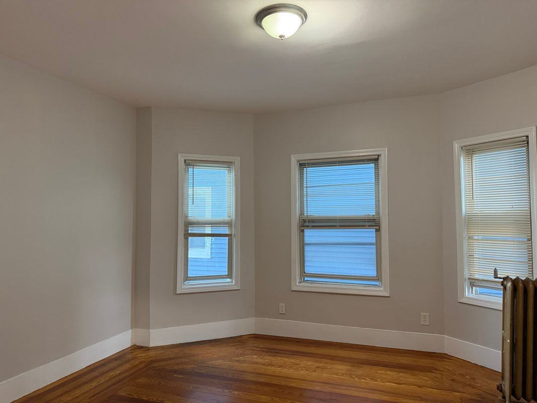 126 Bellingham St - Photo 2 of 3