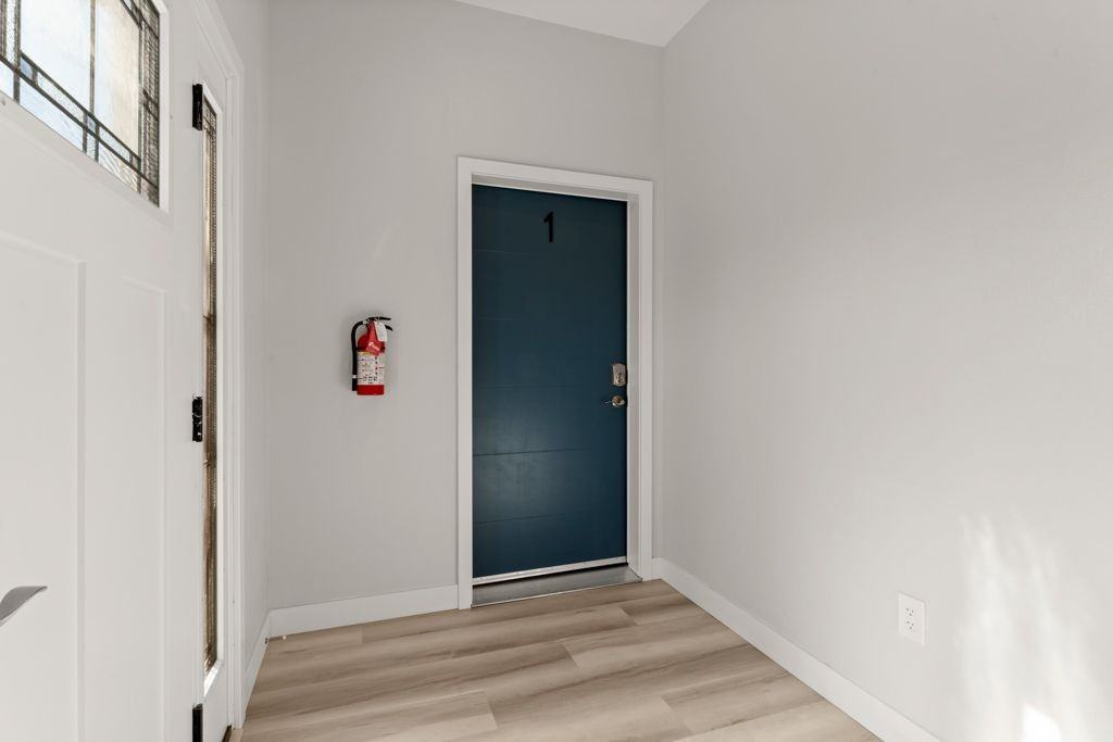 39 Lester Ave - Photo 3 of 39