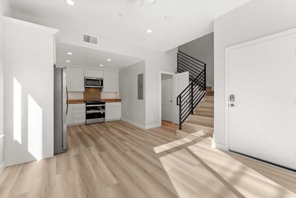 39 Lester Ave - Photo 7 of 39