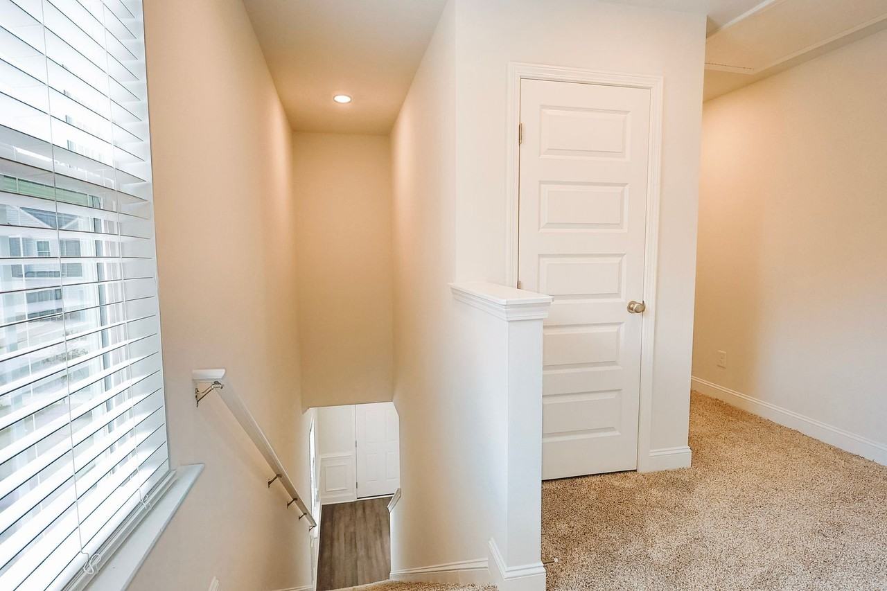 515 Governor Treutlen Cir - Photo 6 of 12