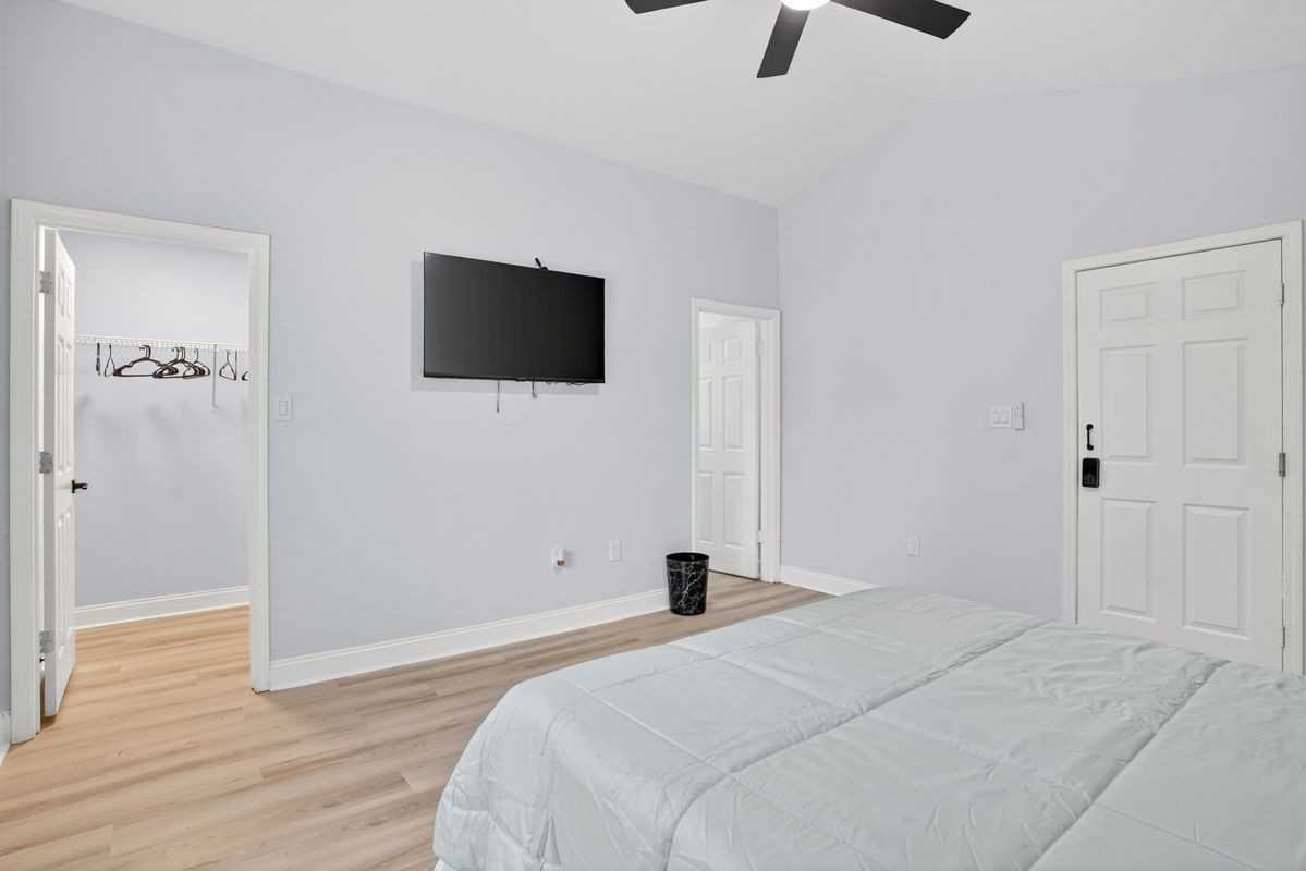 312B Louise Ln ##B - Photo 5 of 23