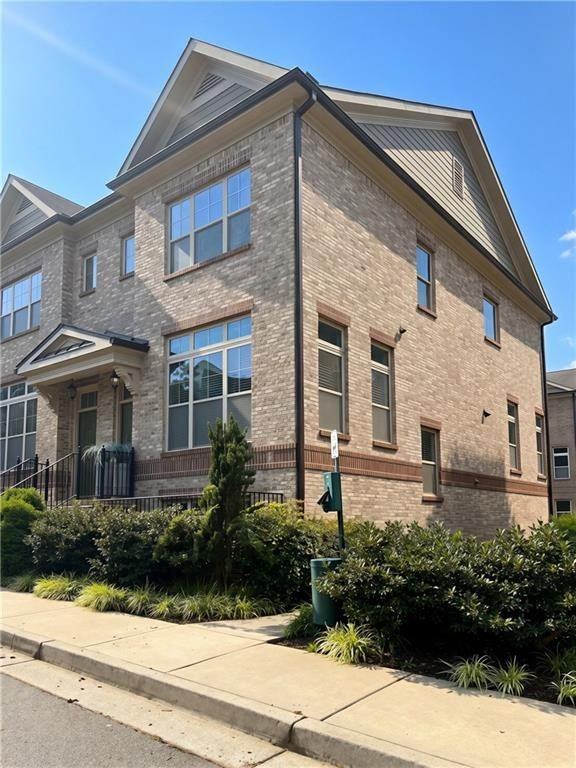 1207 Lavista Cir Ne - Photo 2 of 25