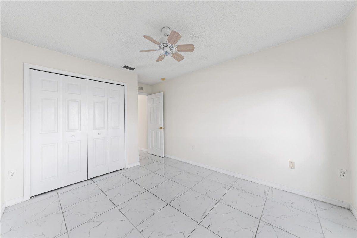 2165 Redwood Cir Ne - Photo 5 of 10
