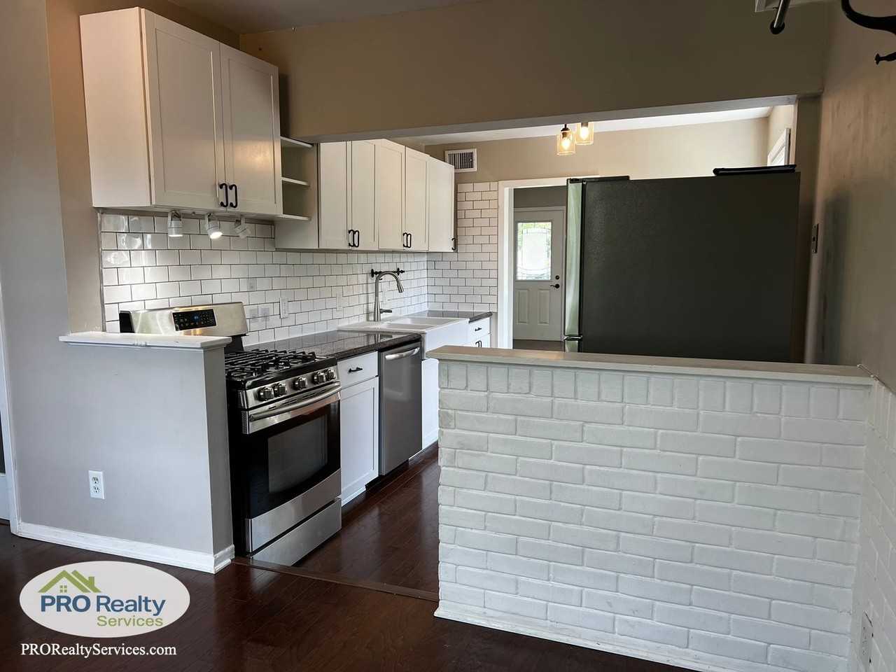 3146 Utah Ave S - Photo 4 of 21