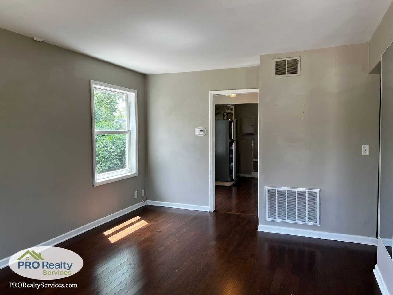 3146 Utah Ave S - Photo 6 of 21