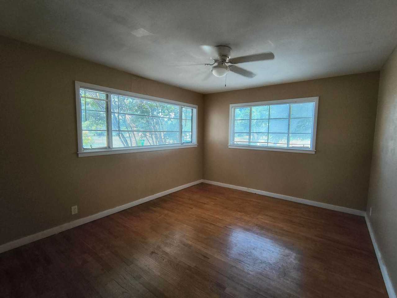 2326 Abilene St - Photo 3 of 6