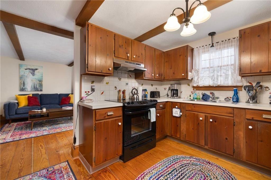 571 Great Rd - Photo 4 of 10