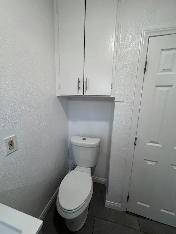 2135 E 119th St - Photo 3 of 8