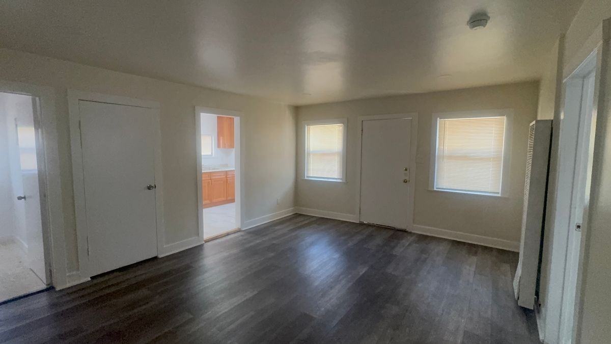 3433 1/2 8th Ave - Photo 3 of 16