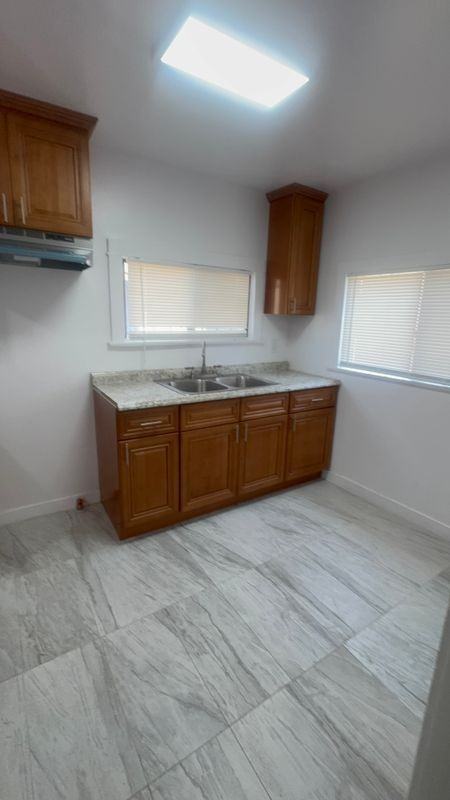 3433 1/2 8th Ave - Photo 6 of 16