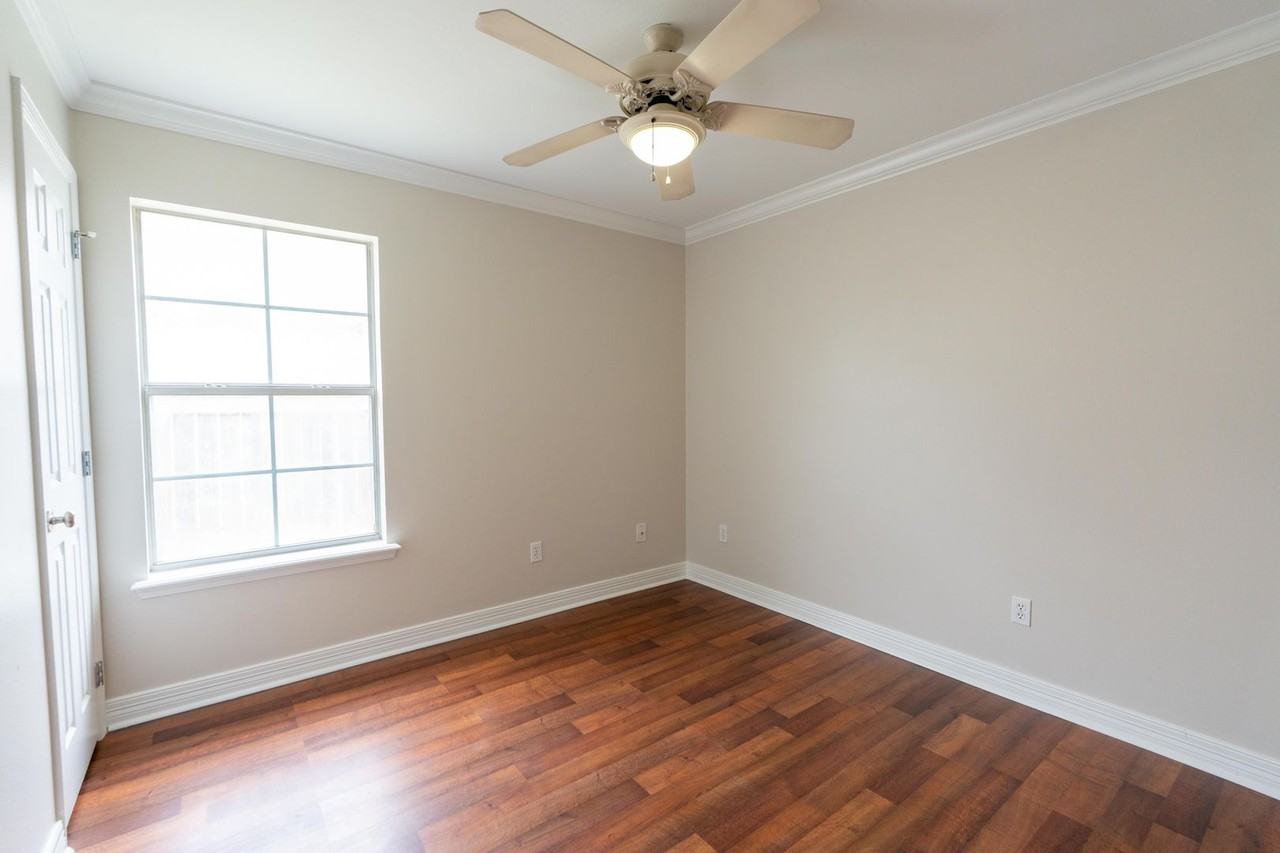 369 Gaston Ln - Photo 7 of 9