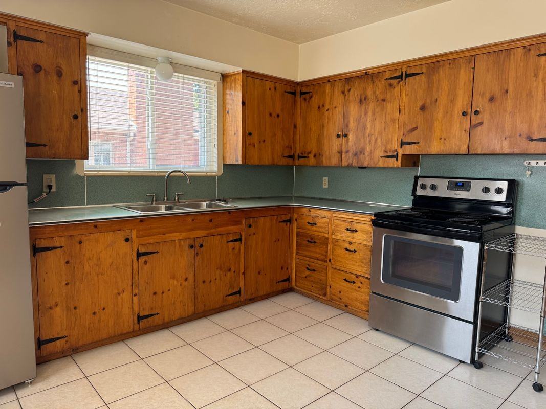 2629 S Melbourne St - Photo 3 of 19