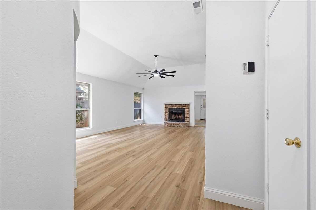 8812 Sabinas Trl - Photo 3 of 50
